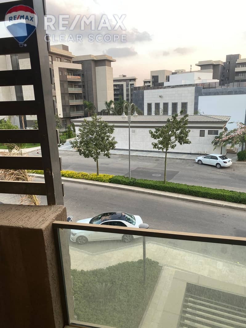 2 38f13825-fe6e-4869-9e53-039d5f3715b5. jpg