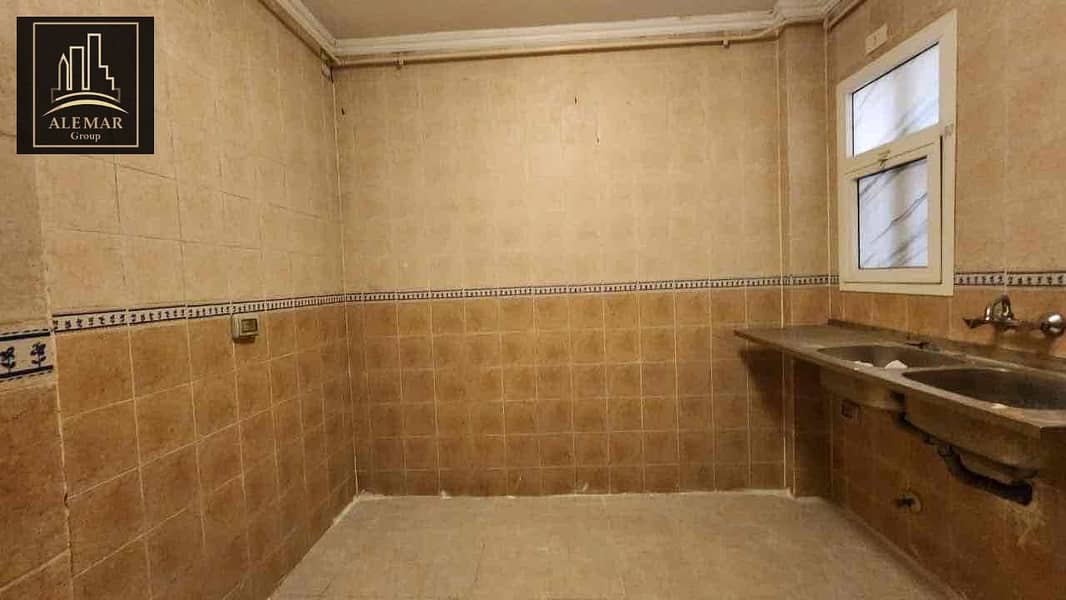 6 5c7b56d0-0203-41fa-9d21-c5ccd9058cd6. jpg