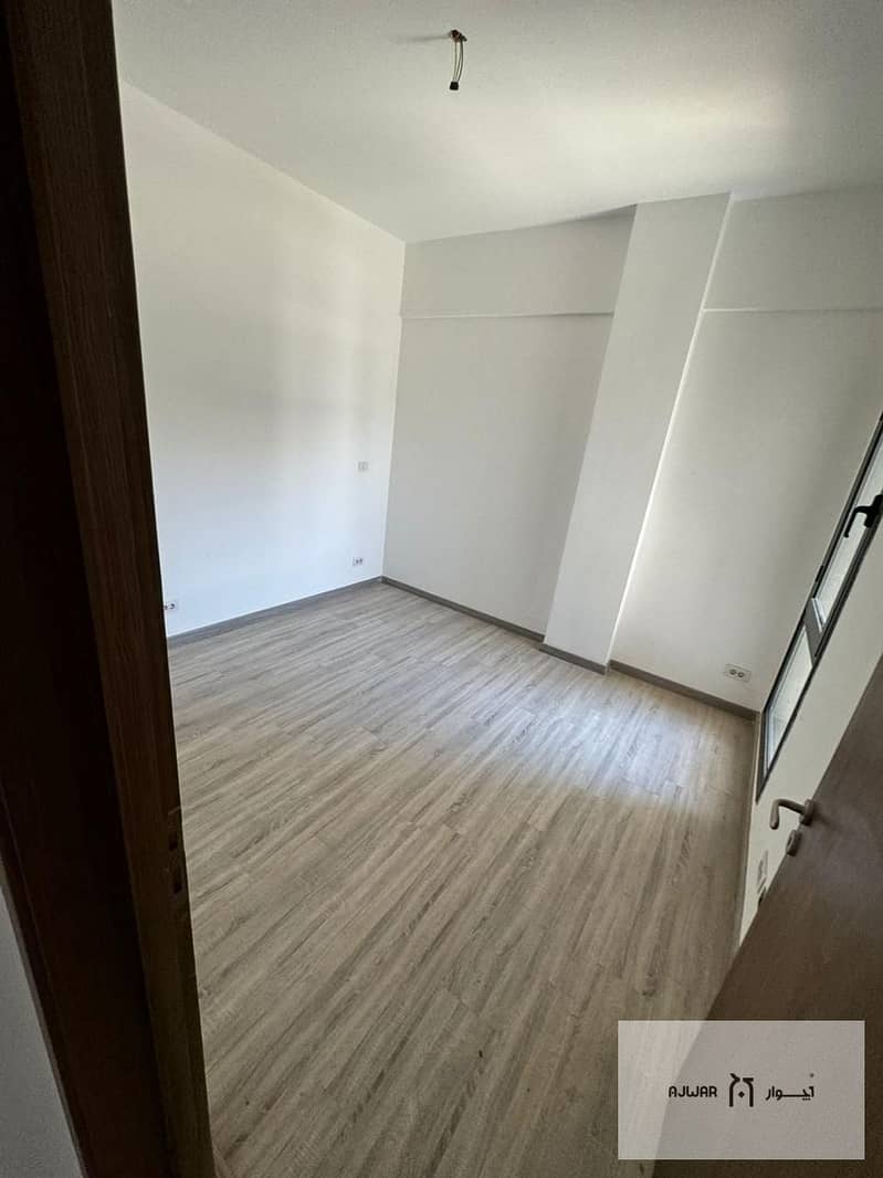 2 2ee353dd-c894-4b2b-9c1d-a8372f0661da. jpg