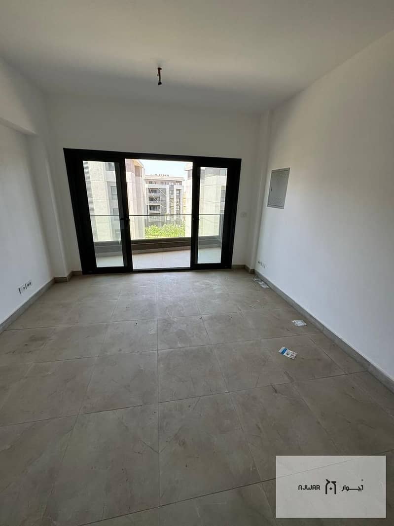 4 c5d5bcb9-cbf1-498b-8d52-dfd28696250a. jpg