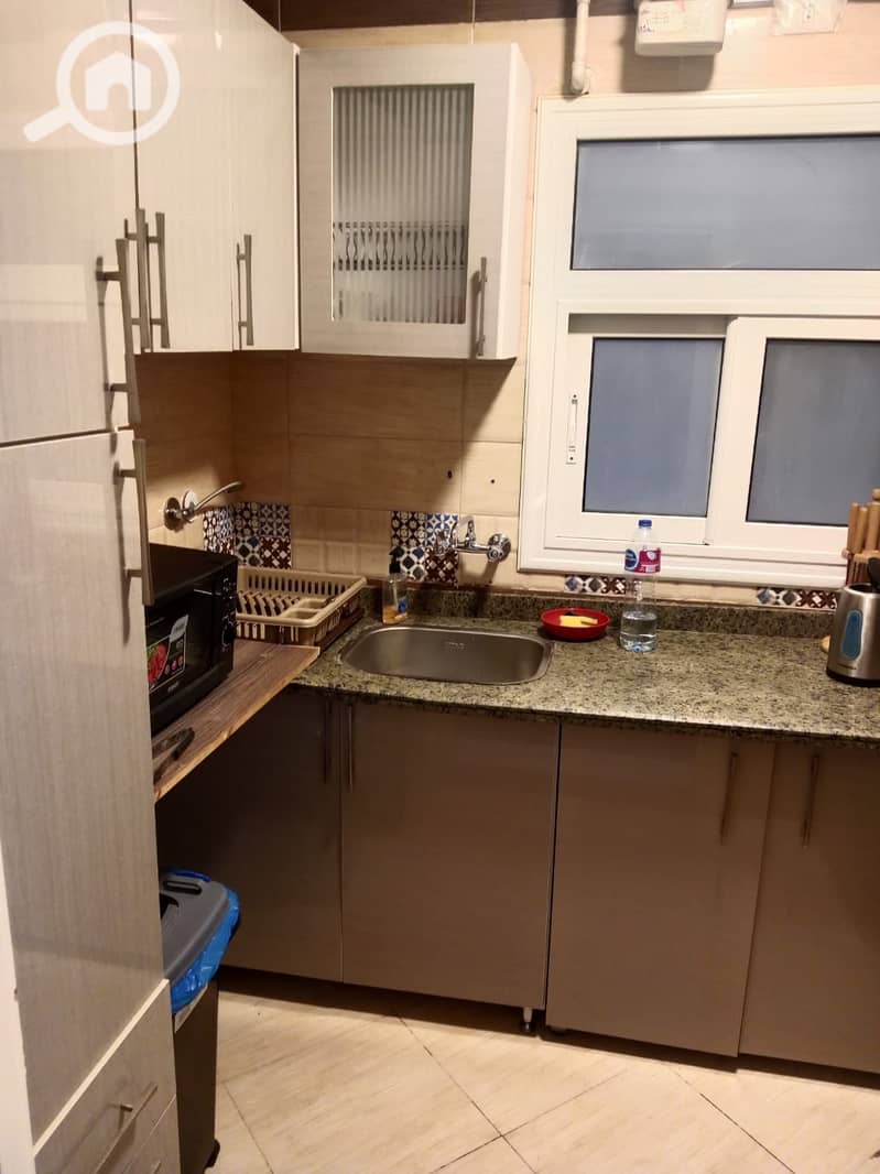 8 7658d0c1-f24d-4579-8842-19e774182da5. jpg