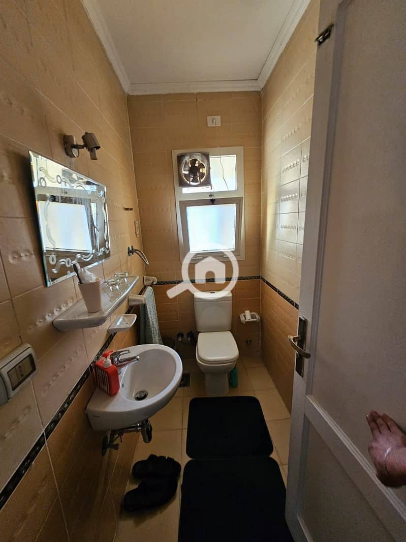 4 265546bb-e7e4-487e-a1cd-02d5779216d0. jpg