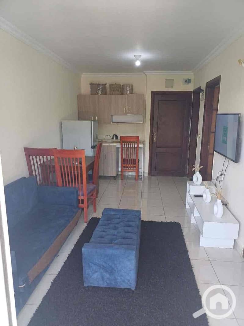 10 6e088770-4c8b-4fa7-8914-0e9980d112d2. jpg