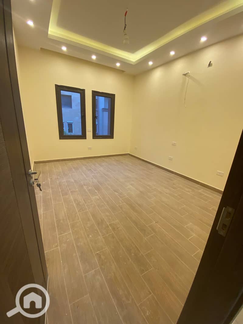 4 9ccf6b28-785b-412f-974b-26624a2678bf. jpg