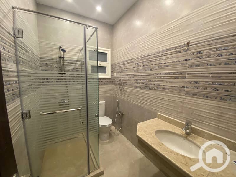 8 9b0571f5-f9f1-405c-b07f-0c1616eb1111. jpg