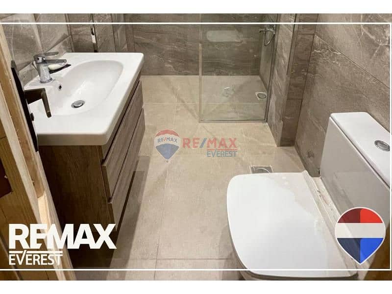 8 4e2b7537-160c-4b4a-81cc-97215a528022. jpg