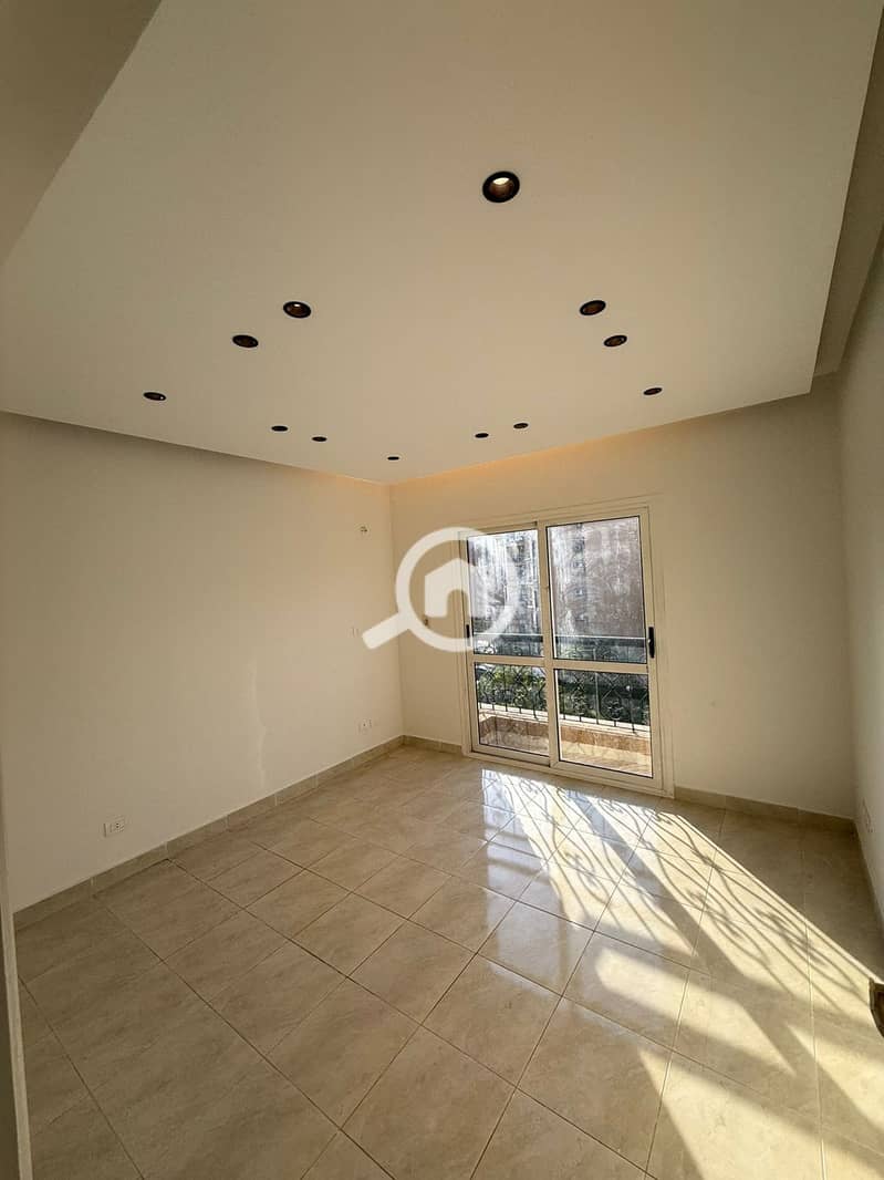 4 7038809b-4f3e-4135-add1-327f98ebb523. jpg