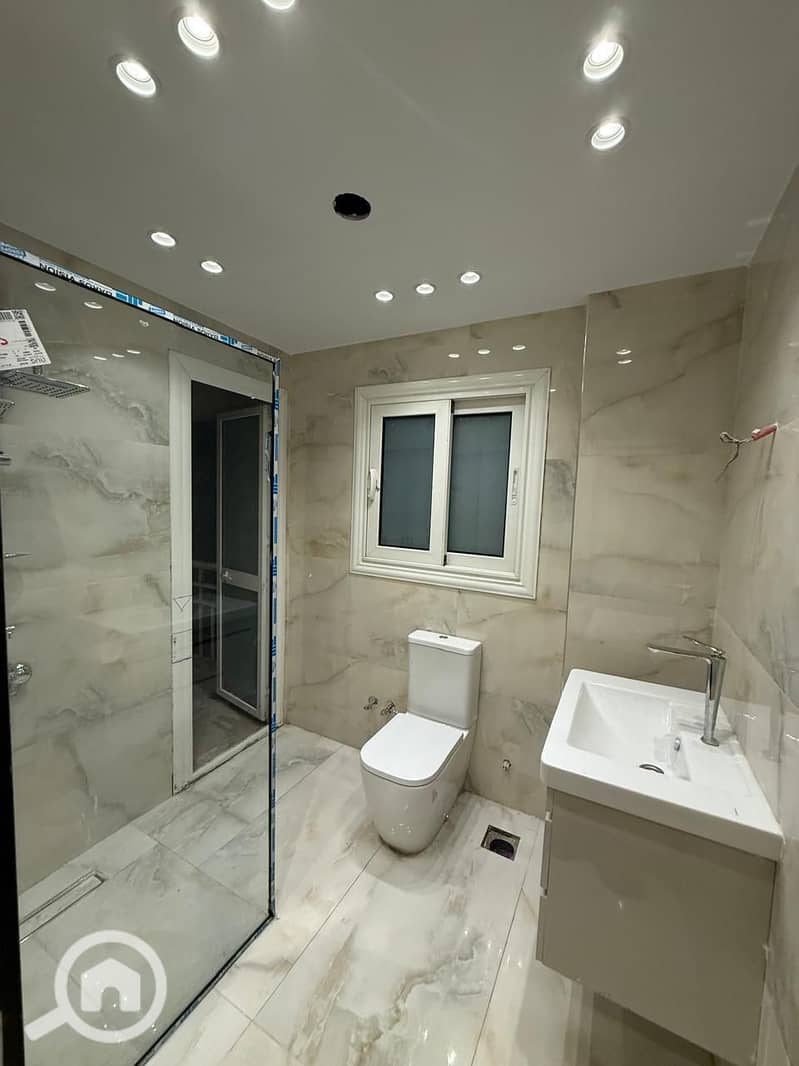 14 b716e7f2-72a3-4ef3-a6fd-a6eeee8ac40c. jpg