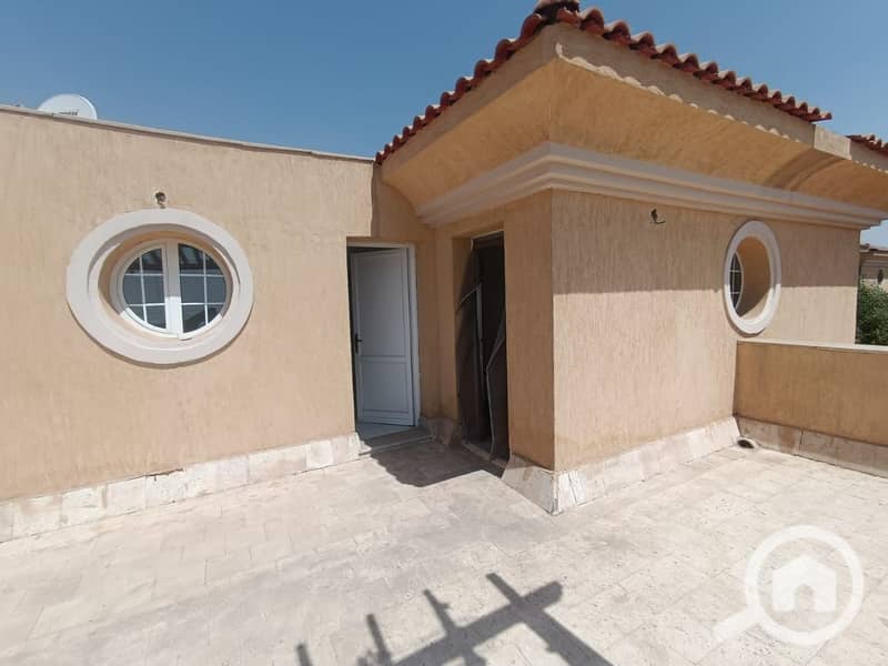 18 b99b4f64-fe5b-4e6d-81e4-4b0f4a4fa259. jpg