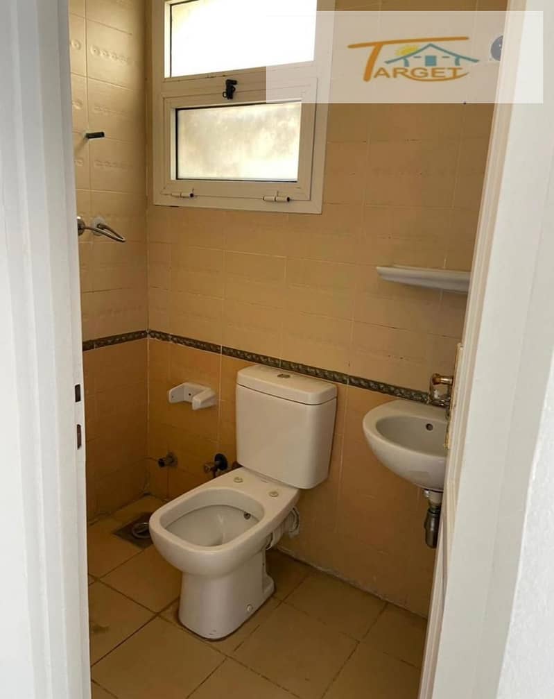 10 af8998f0-7e8a-4b51-9d2c-d7f25504a1ec. jpg