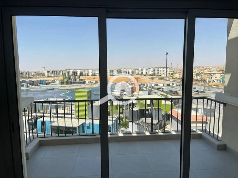 4 8d22f11f-8ba4-4ac2-9878-18e916f2dde7. jpg