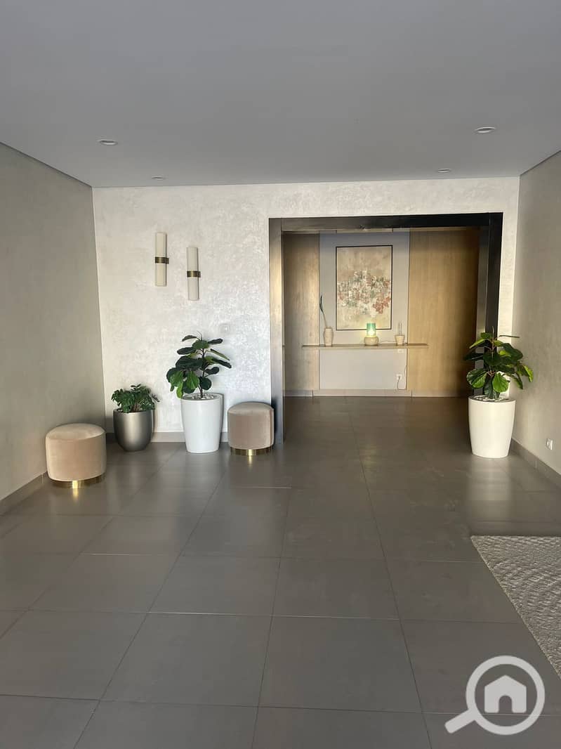 8 4941dd34-621d-44e4-8e4b-b0247b26d80f. jpg