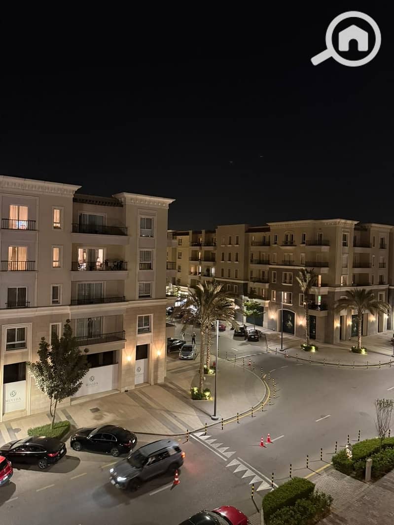 10 e2546aa9-3ffe-404f-b342-5e05b672719b. jpg