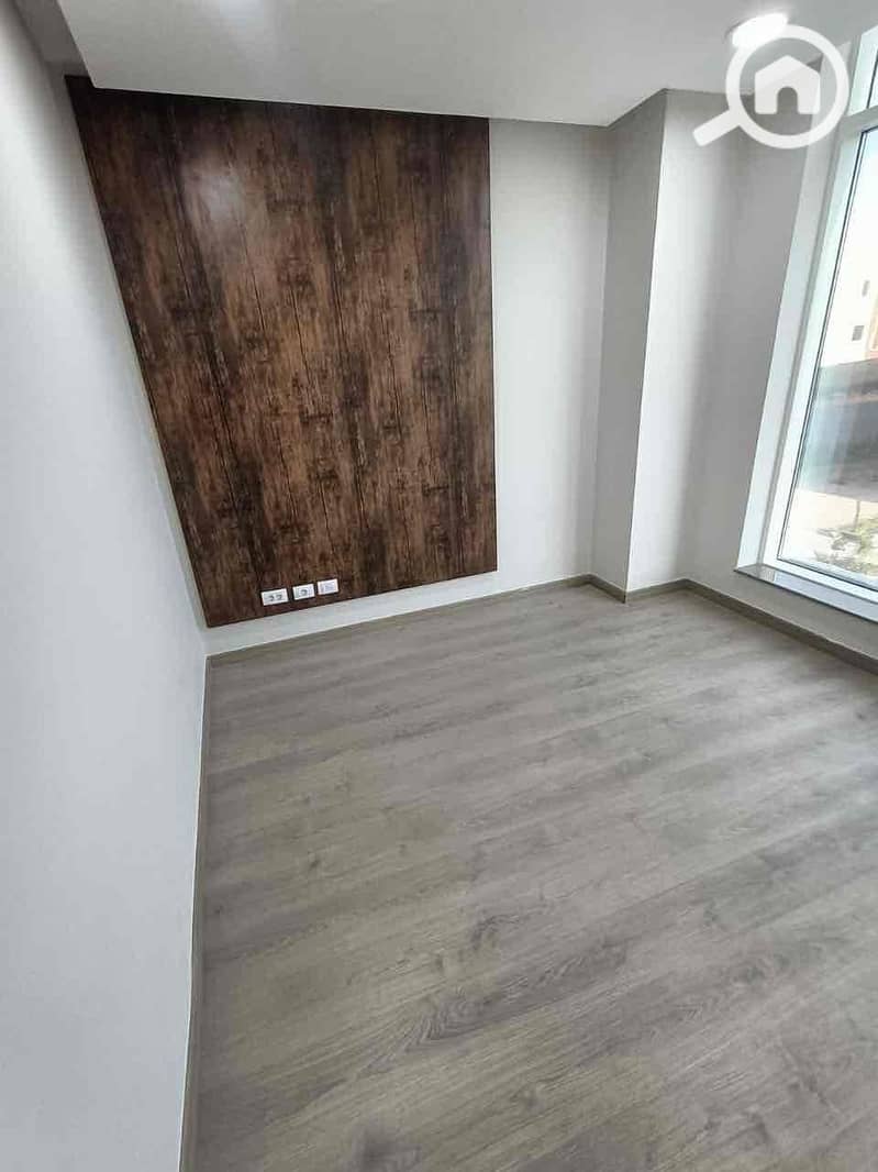 12 414dbf0a-fd38-4d16-8be0-eda2249589c8. jpg