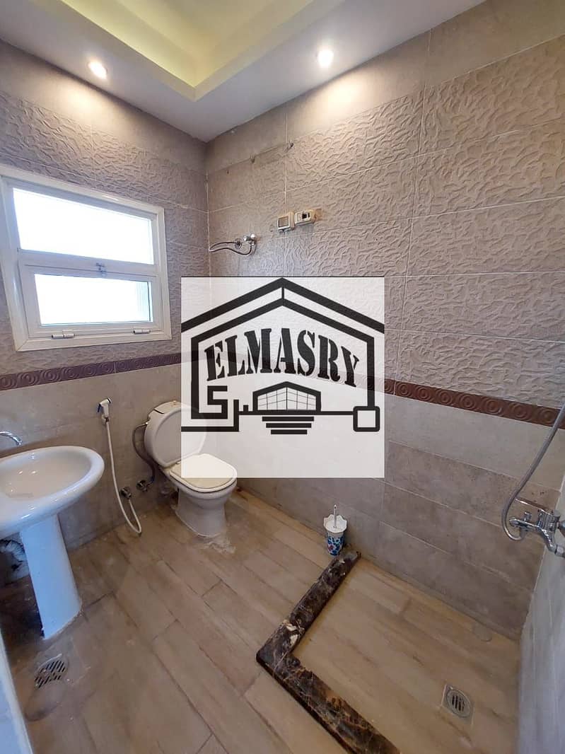 12 d28cbdf7-b97d-4aa5-923a-5fe13b583232. jpg