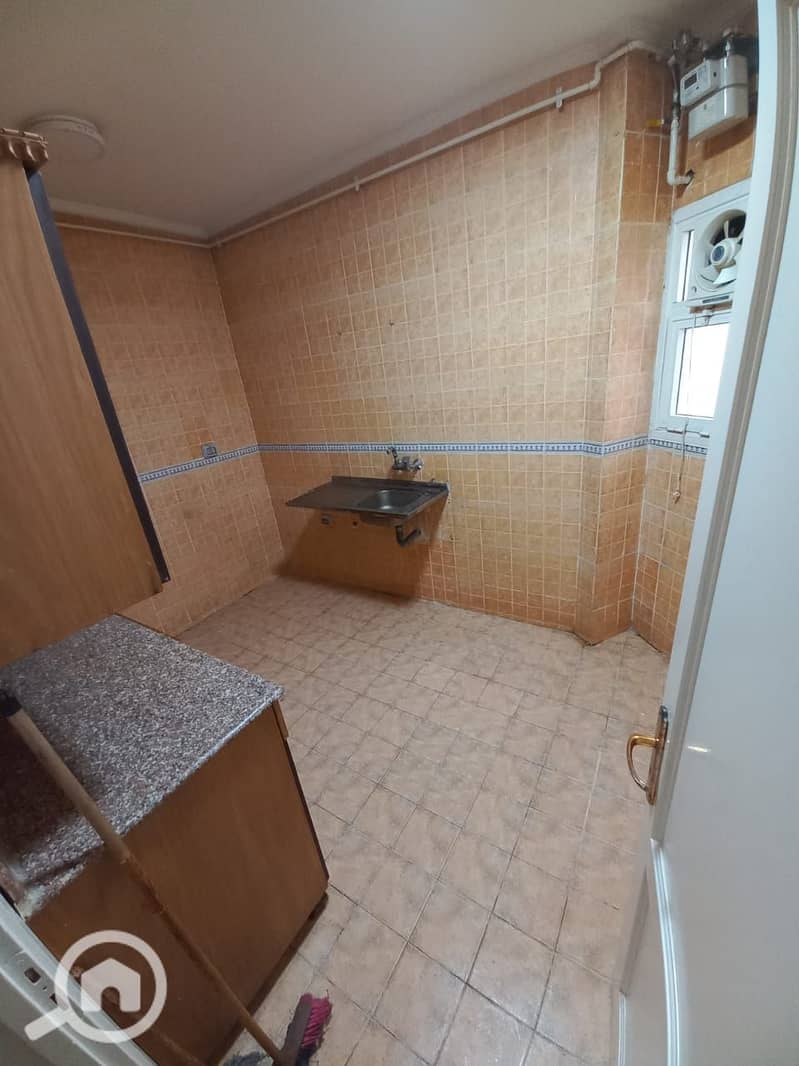 4 51421e37-1fb1-4c84-af82-2de98af8fcf8. jpg