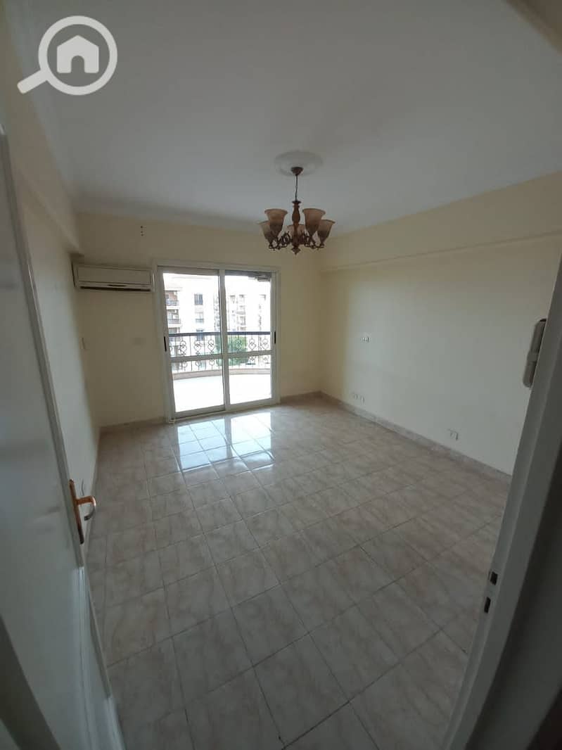 8 e718c569-4e53-47f1-a78b-d658fcb20721. jpg