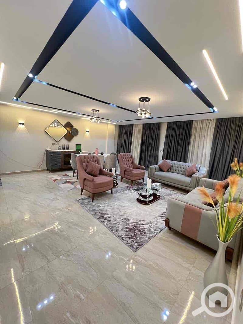 15 ece971a1-2f9b-4161-9167-0cfbbb9e994d. jpg