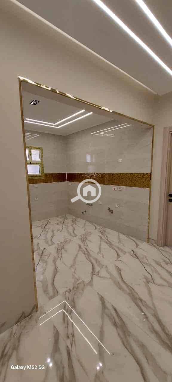 4 0b0cce63-e348-4393-a7c0-b942f1f8f050. jpg