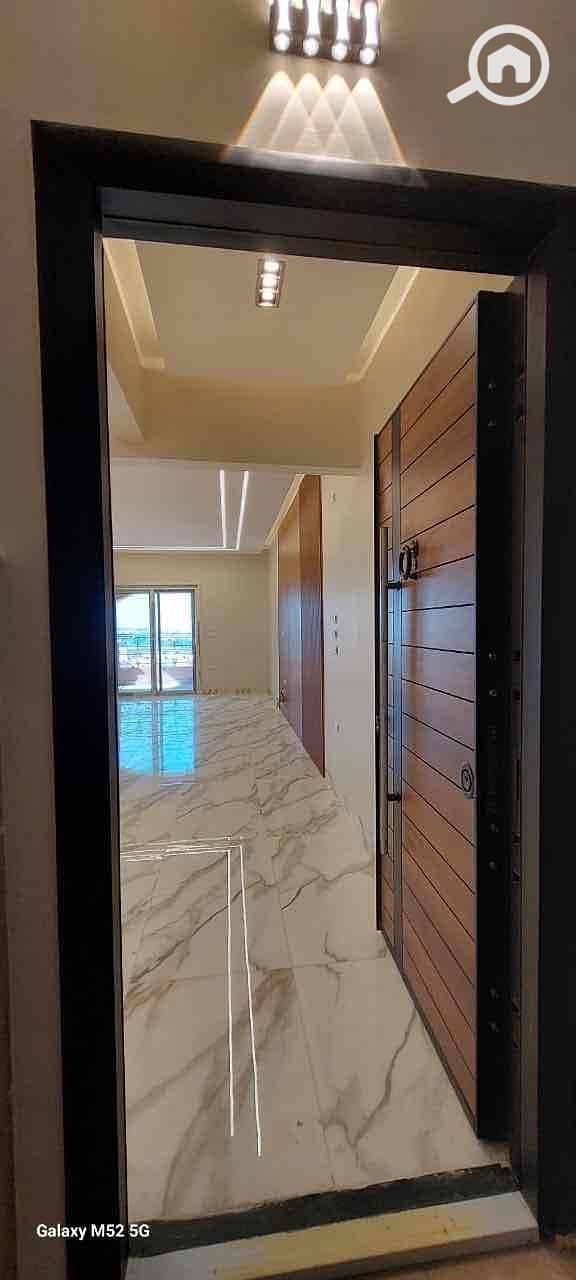 10 fdad33c3-5cdb-4734-8d52-fc0e88387109. jpg