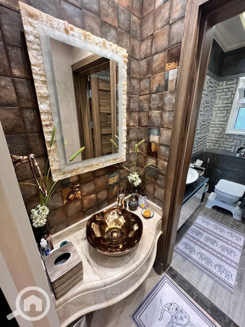 10 ae59fc33-270e-4064-a215-3e0c93b33067. jpg