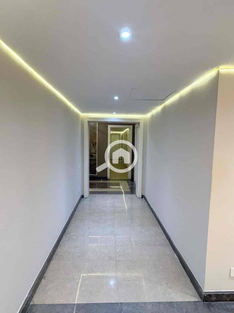 6 4eb70cbb-90f2-42f8-8a0b-23f4b74109ca. jpg