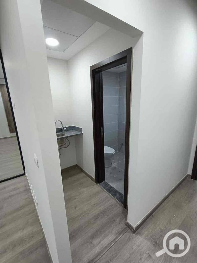 6 9df170c0-5d01-46d6-aa7e-c38cfe56848f. jpg