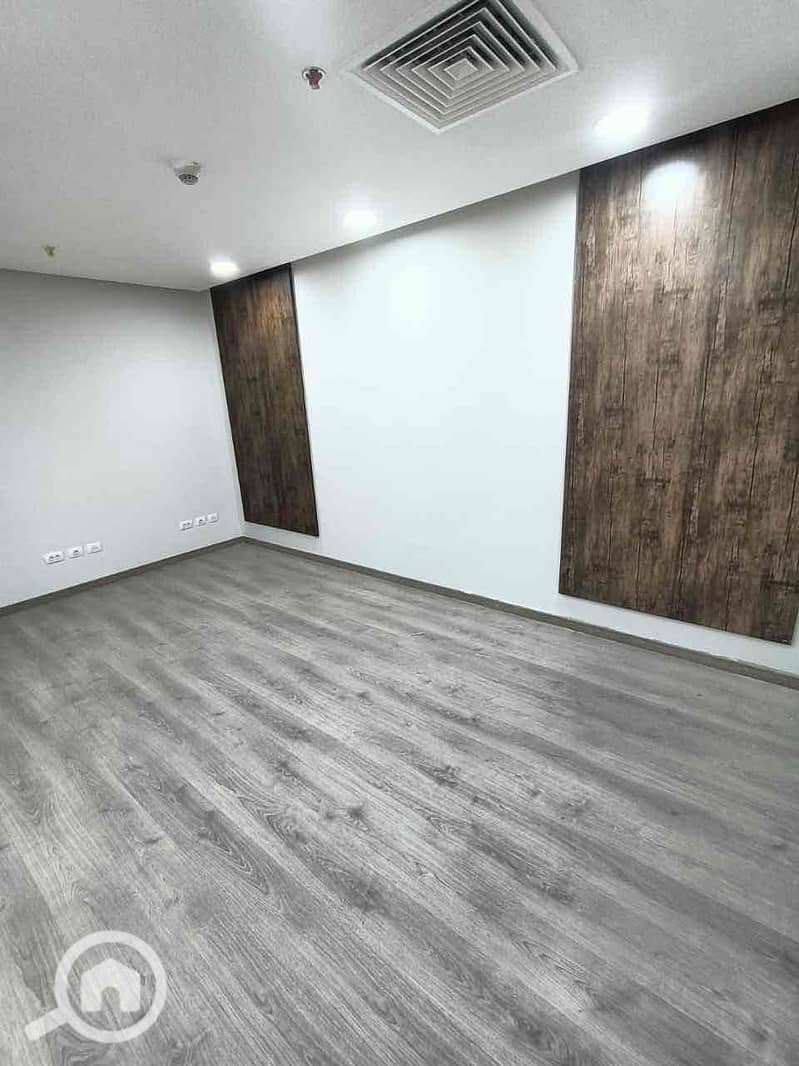 15 357a9006-9e00-4570-9620-50a27d0f78dc. jpg