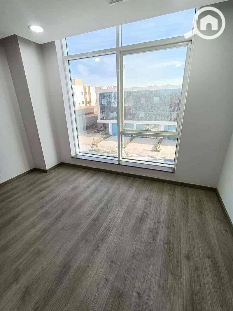 18 58deeb30-bfc3-48ff-ac0d-ce79945ce18d. jpg