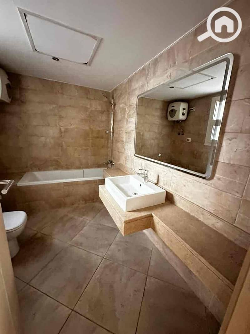 5 7bb7e42a-6f9e-4949-9f35-8794e3eaa7c4. jpg