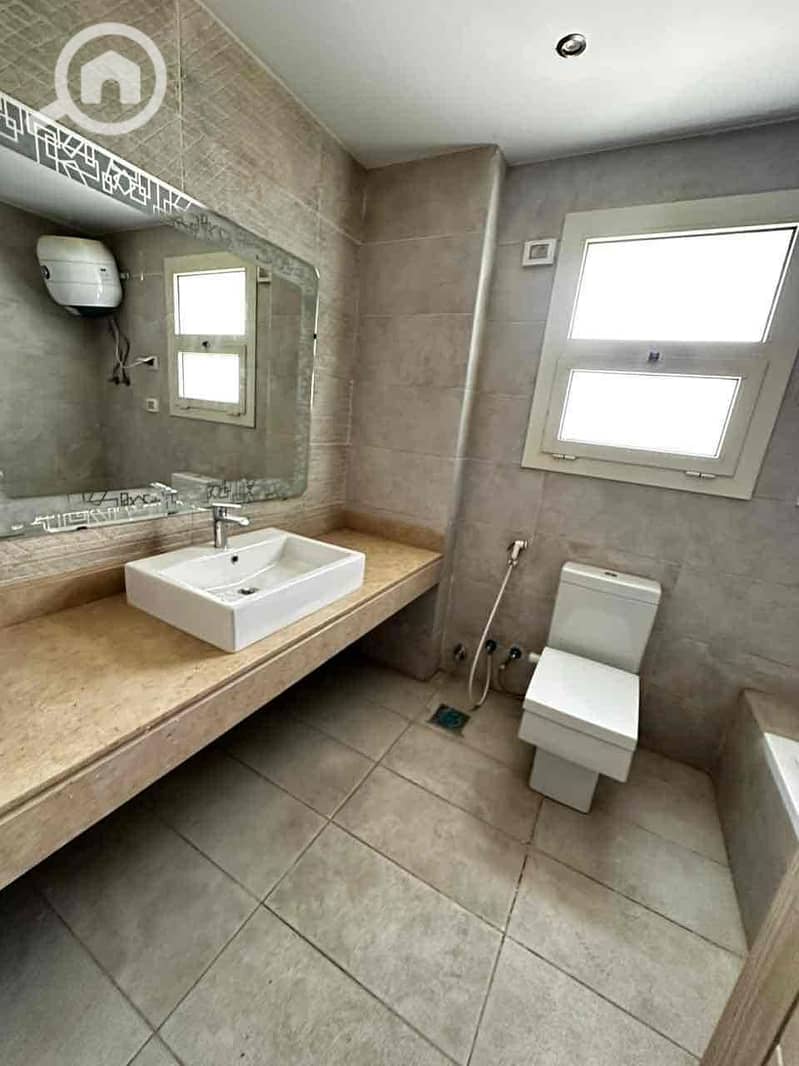 6 eb63a1bb-b006-4c29-a3c6-d3e6ac752246. jpg