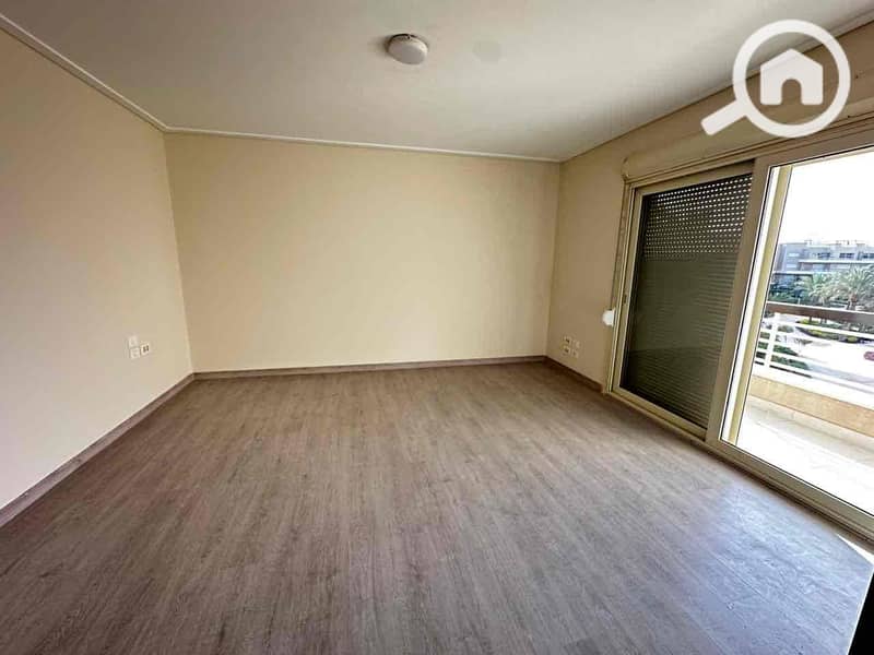 10 b151ffdf-cf1b-44f7-8e49-91cae1d15fa9. jpg