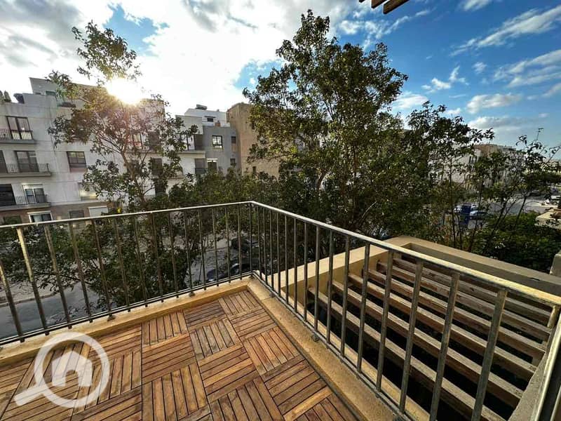 13 6256459f-808d-4542-8b44-ecdd8374b627. jpg