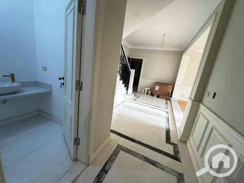 14 615528f0-74c8-4289-9476-aa8c3782c775. jpg