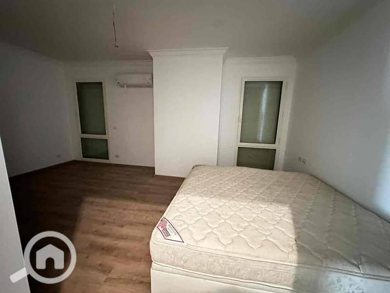 18 8eb3d524-3c7a-4c32-9acb-3e38c0884ac2. jpg