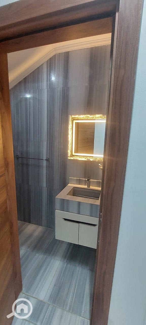 7 c5b56f16-f357-4379-b675-06ae10d68781. jpg