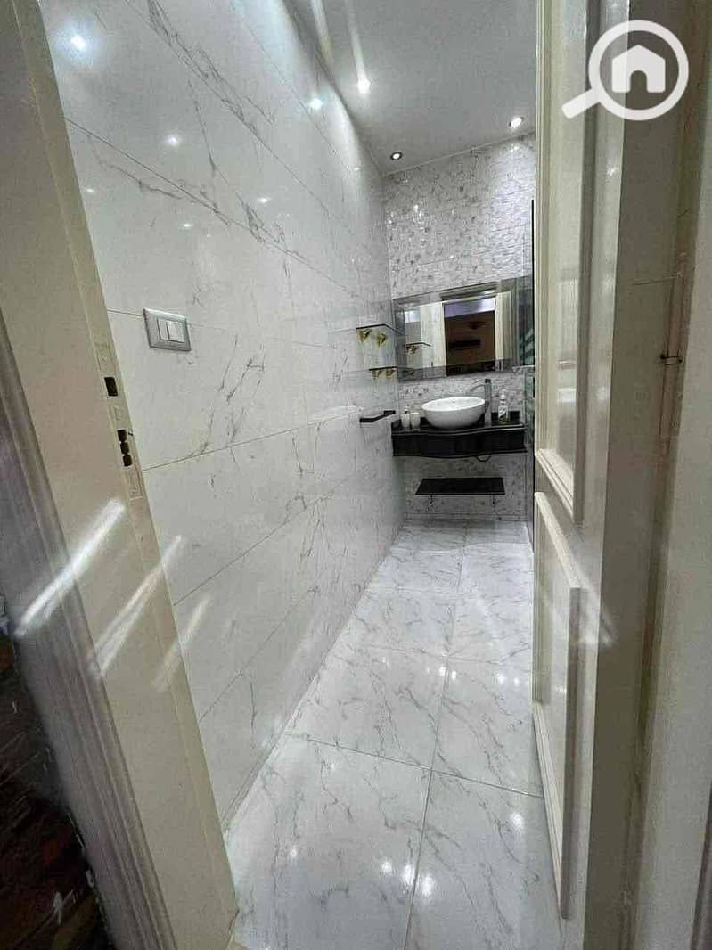 12 6397caa9-6c31-42e3-8988-7dde5fa2952e. jpg