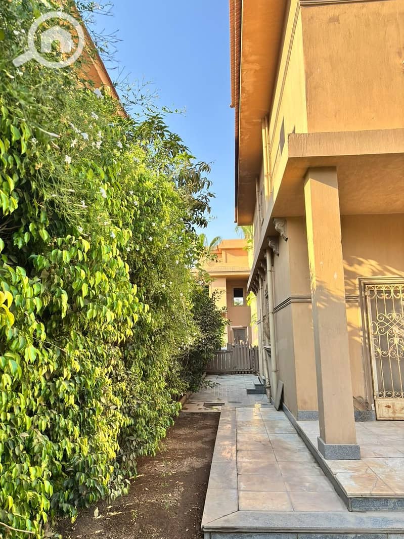 2 63f9b1f8-fa56-4974-897f-b834b33a3428. jpeg