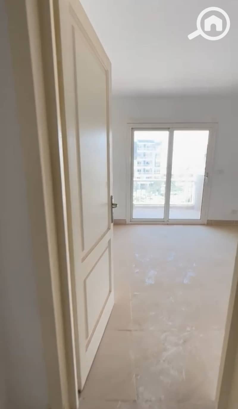 12 1da84bf6-81b3-4c50-8c48-7d5ea6fe9f3f. jpeg