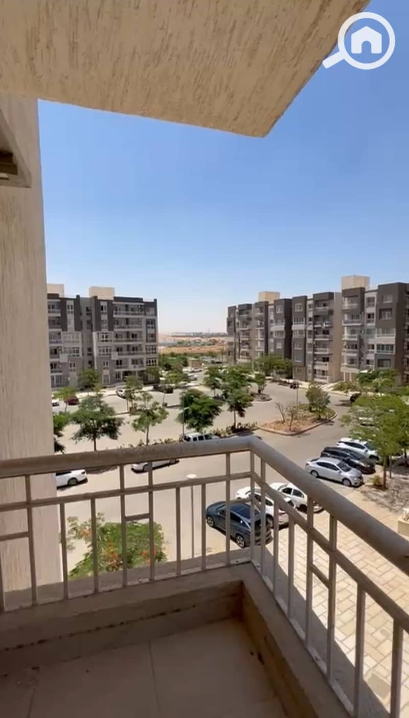 17 37f90e9f-47e6-4067-8855-bb6cfca7edda. jpeg