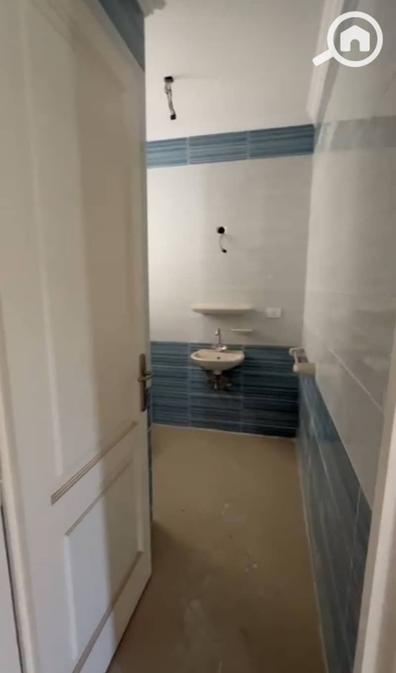 27 ff51b196-4ee6-40b8-abb0-f994f8df0e2b. jpeg