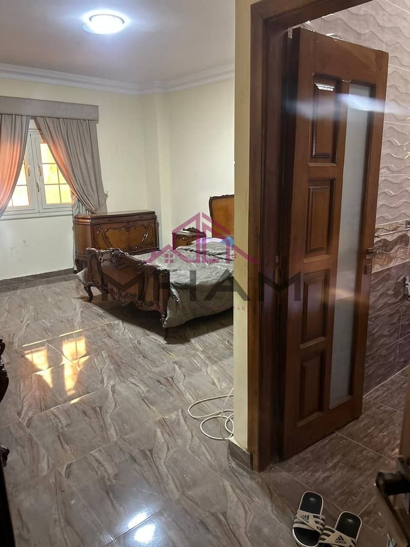 5 photo_5949460759840492908_y. jpg