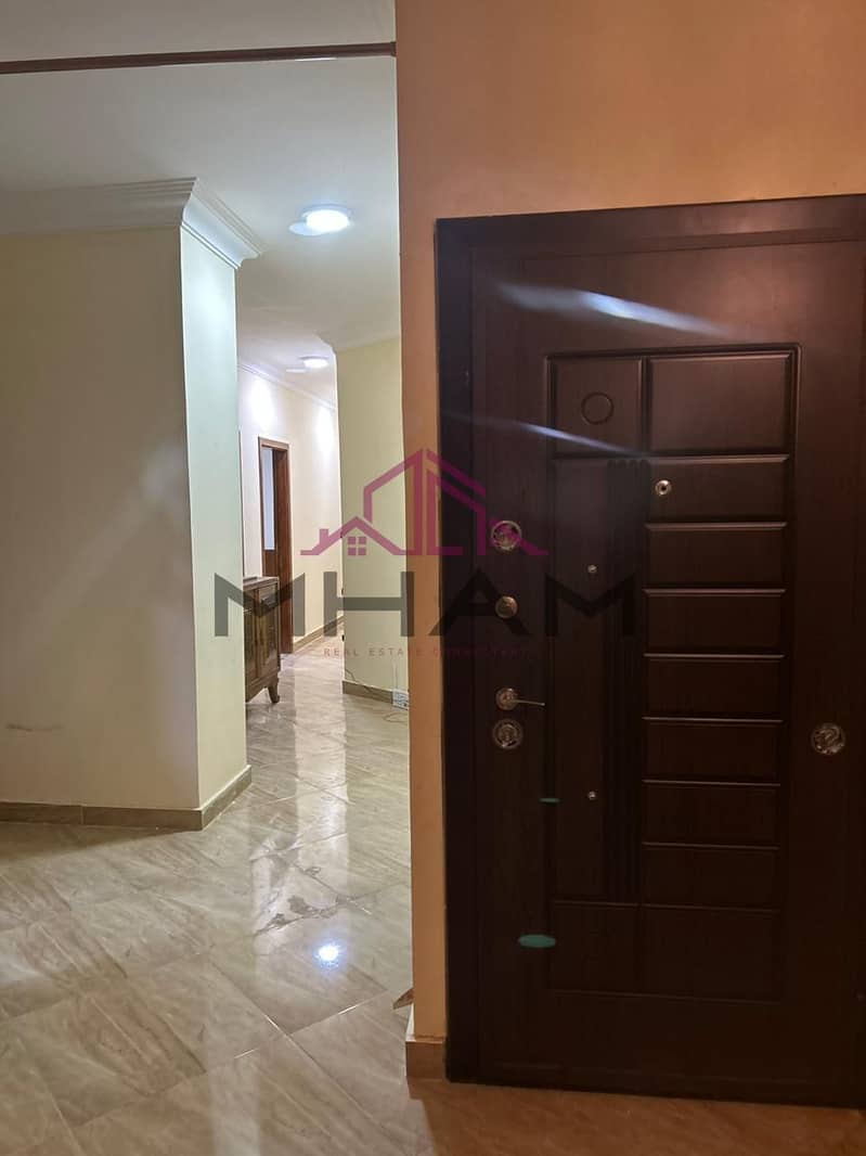 18 photo_5949460759840492924_y. jpg