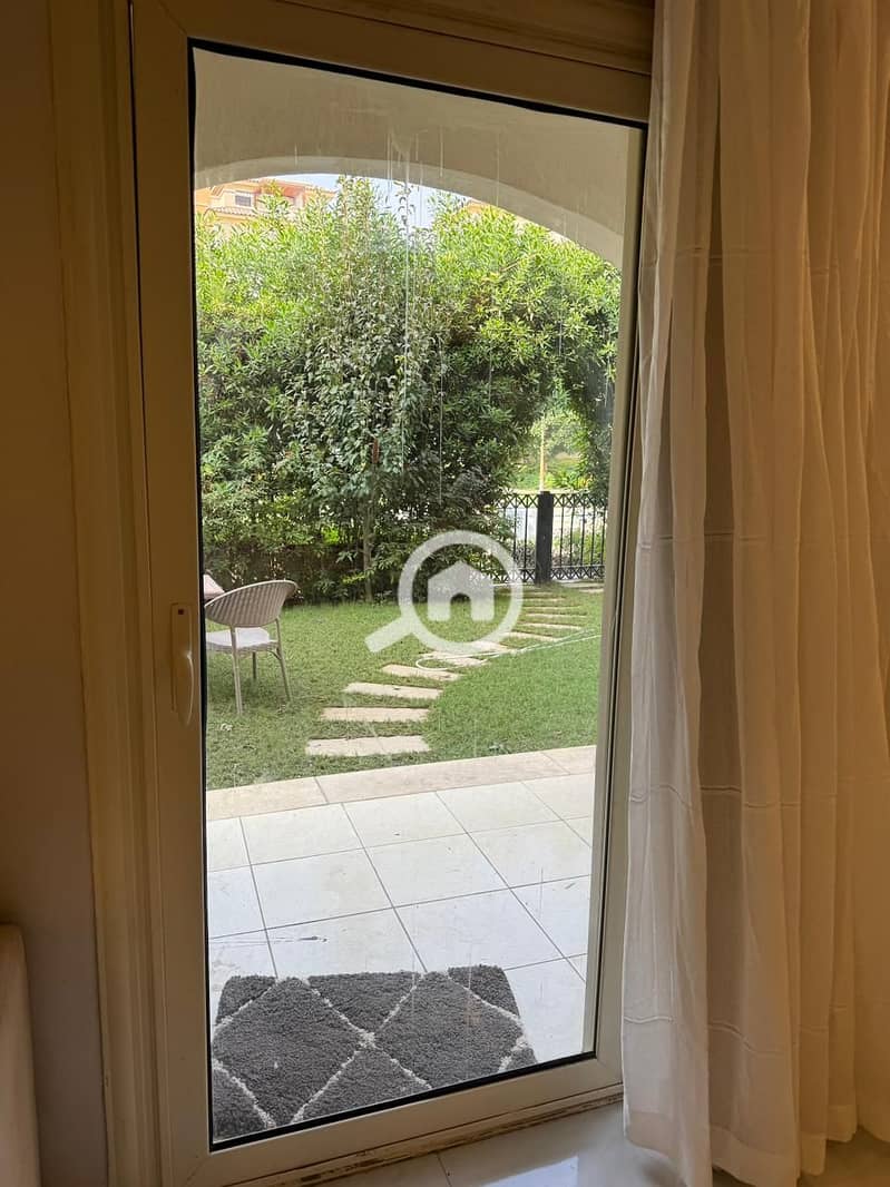 2 042abe26-99cd-4d34-a918-9d356987c925. jpg