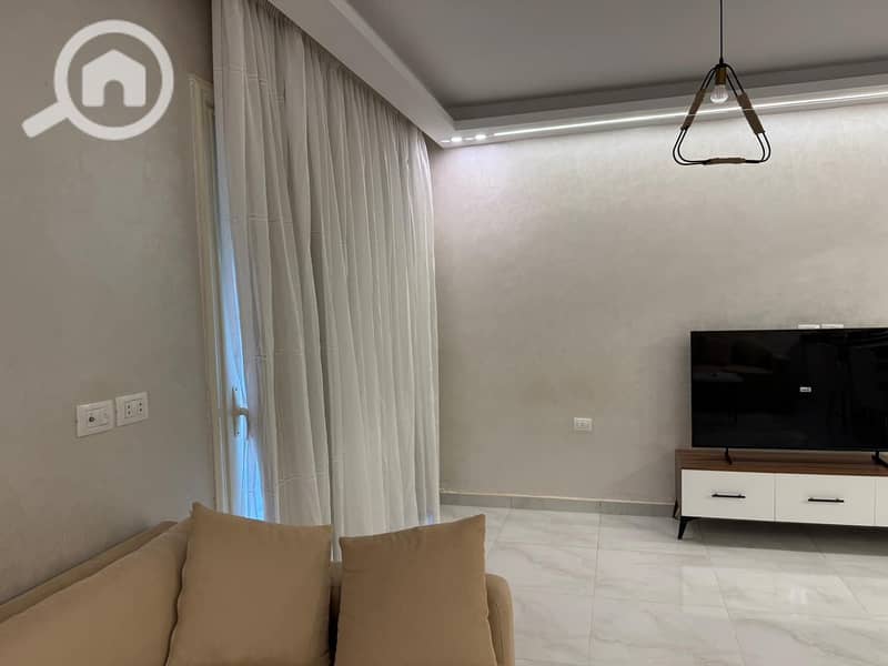 9 745ac73b-dabc-43c5-a367-00119f8a4c6e. jpg