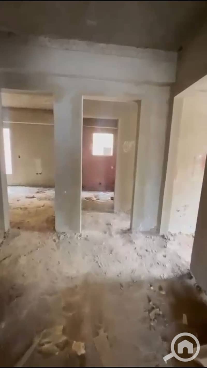 8 c2d574e0-748c-4acc-b8ef-b0d7c9b2b97e. jpg