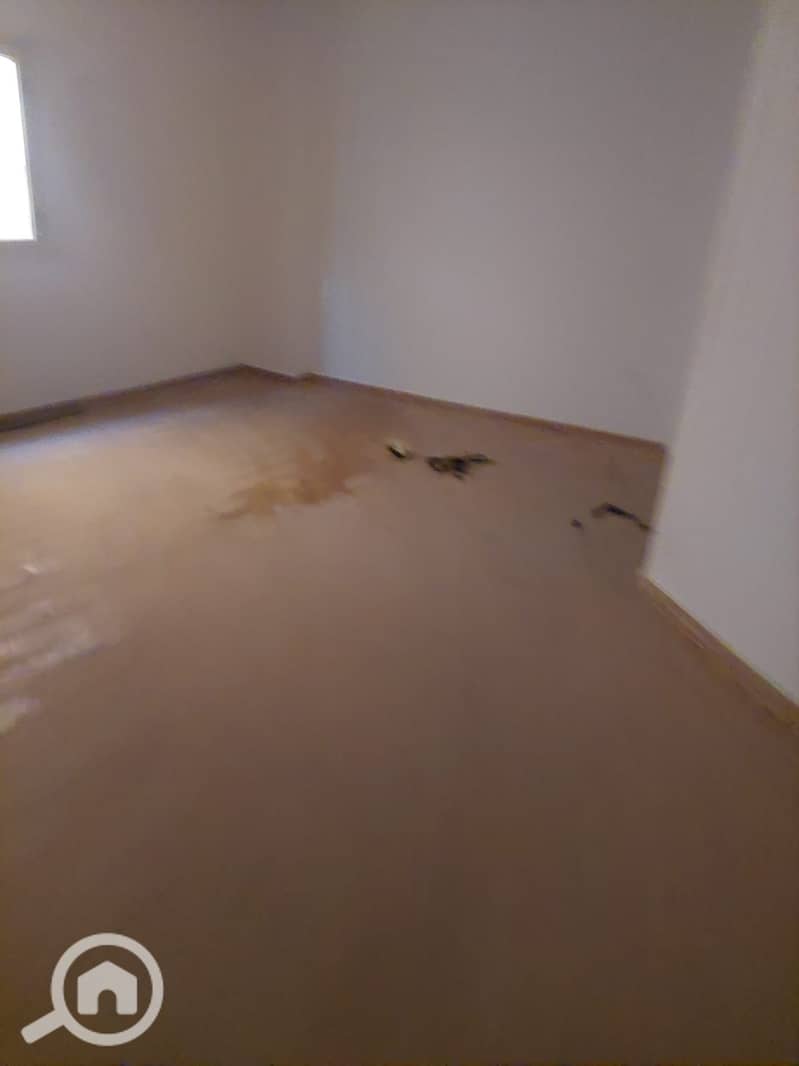 2 57141140-a915-4d86-b44d-5e83a4397660. jpg