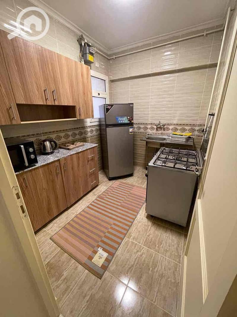 2 8af0bcc4-ab36-4df1-af2b-77a6606a4a40. jpg