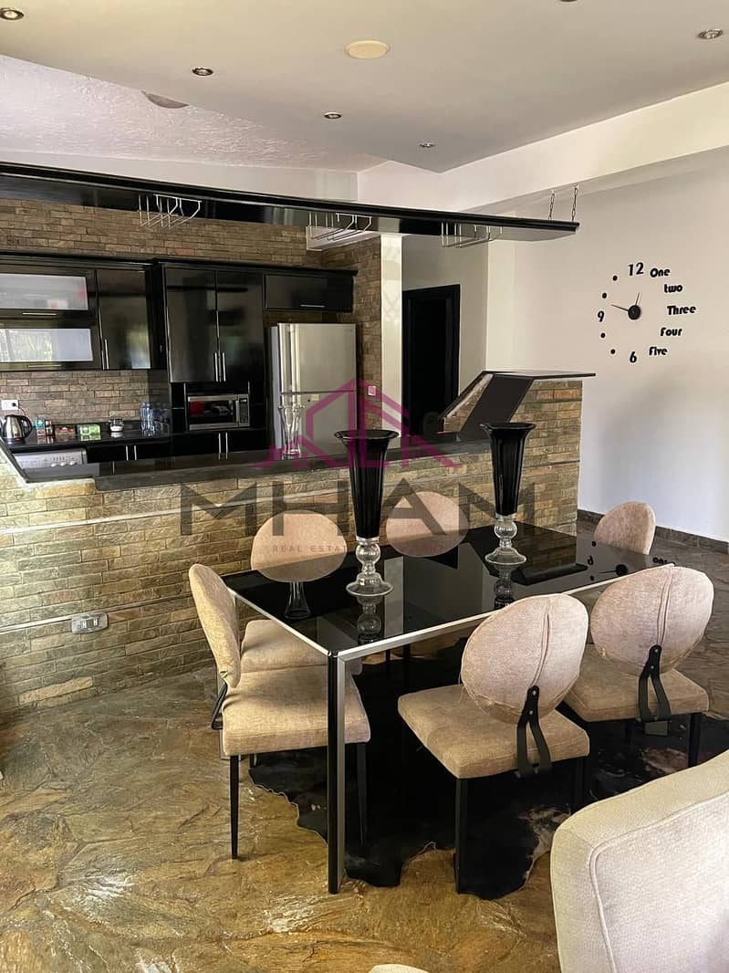 6 photo_5890732339107663022_y. jpg