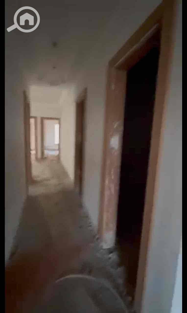 6 c8349fea-3037-4f7e-8f6d-2e13ac83974d. jpg